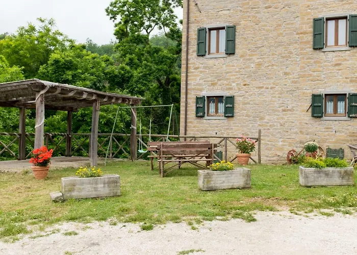 Alloggio per agriturismo L'antico Frutto *